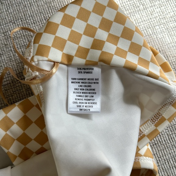 Checked - Aeropostale cropped halter top - Size S - Picture 5 of 5